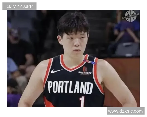 开拓者首战临近全队轻松备战 罗威亲授杨瀚森内线技巧笑声不断